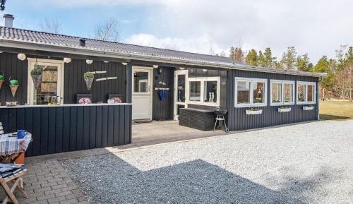 Three-Bedroom Holiday Home 