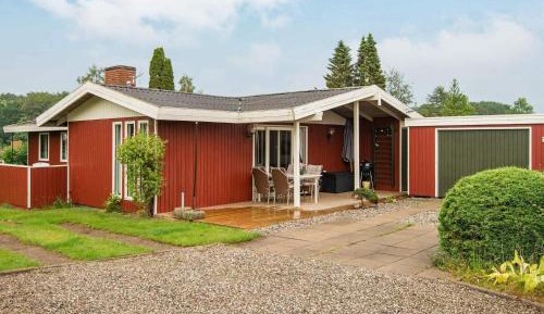 Three-Bedroom Holiday Home 
