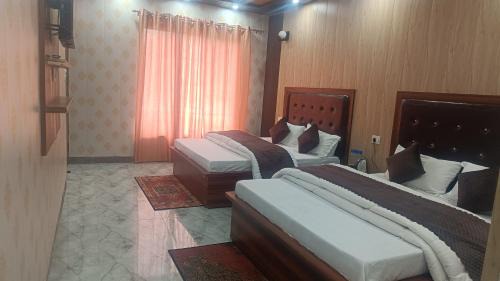 Suite with Mountain View