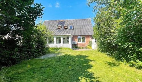 Three-Bedroom Holiday Home 