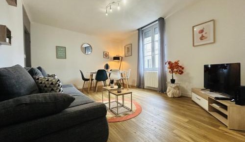 Two-Bedroom Apartment with City View