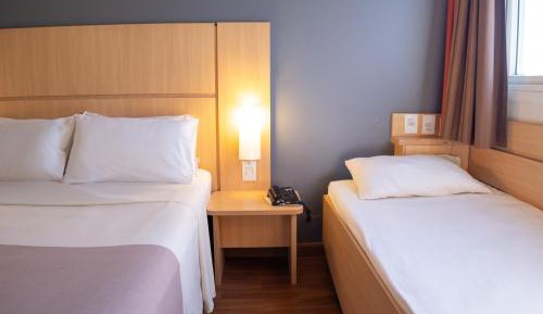 Standard Room with One Double Bed and One Single Bed