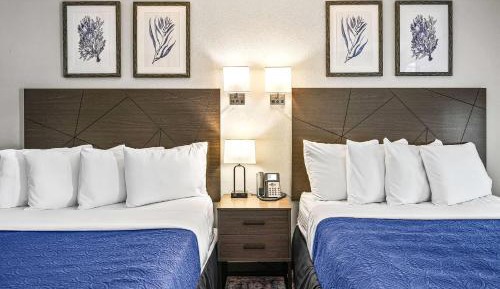 Two-Bedroom Queen Suite with Two Queen Beds - Non-Smoking