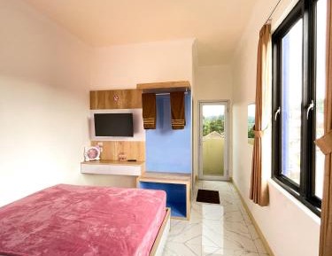 Queen Room with Balcony