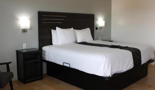 King Room - Non Smoking/Exterior Hall