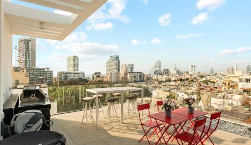 Four-Bedroom Penthouse Apartment