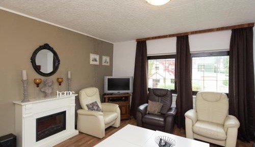 Fourteen-Bedroom Holiday home