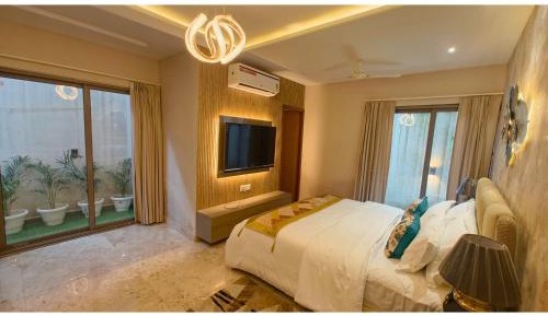 Deluxe King Room