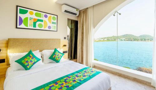 Standard Room with Lake View
