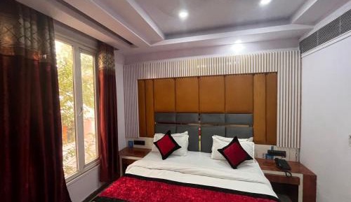 Deluxe King Studio