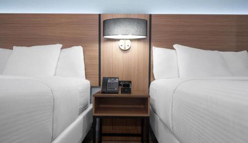 Deluxe Double Room with Two Double Beds - Non-Smoking