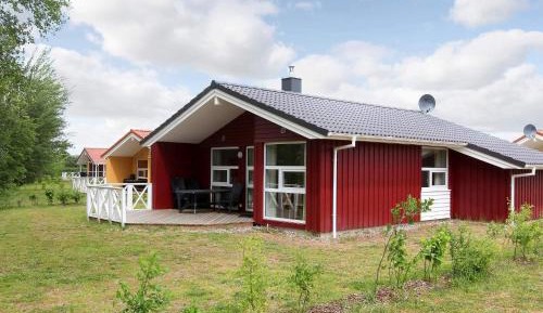 Three-Bedroom Holiday Home 
