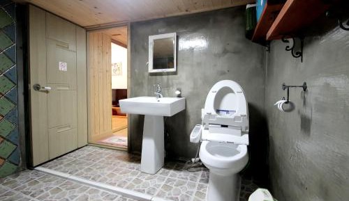 Room #1012006808