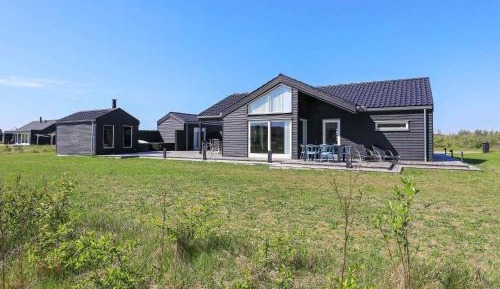 Five-Bedroom Holiday Home