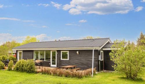 Three-Bedroom Holiday Home 