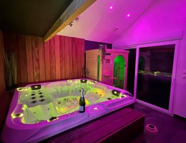 King Room with Spa Bath