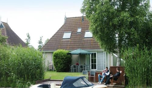 Four-Bedroom Holiday Home