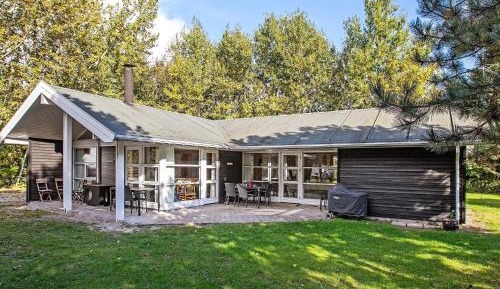 Five-Bedroom Holiday Home