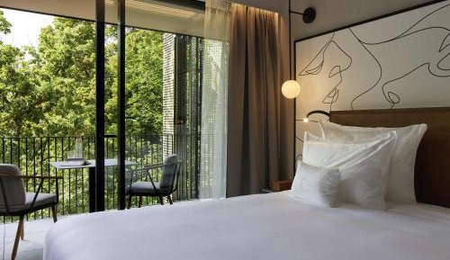 Deluxe King Room with Balcony