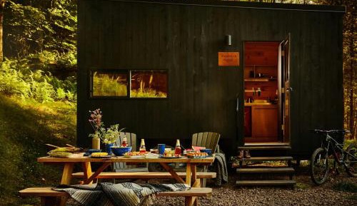 Standard Cabin with Two Queen Bunk Beds