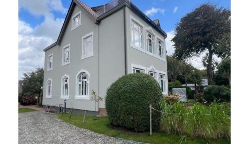 Eleven-Bedroom Holiday home