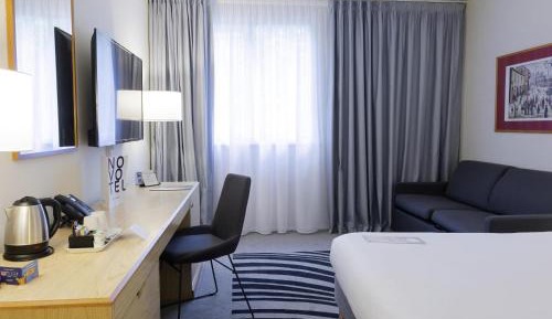 Executive Queen Room with Sofa