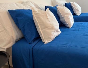 Deluxe Room (2 Adults + 1 Child)