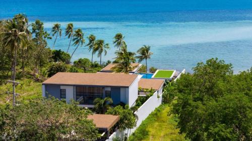Villa - Beach Front