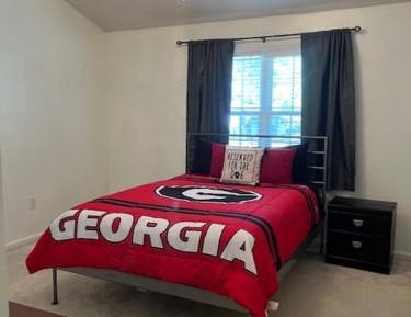 One-Bedroom Apartment - Non-Smoking