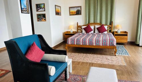 Suite with Mountain View