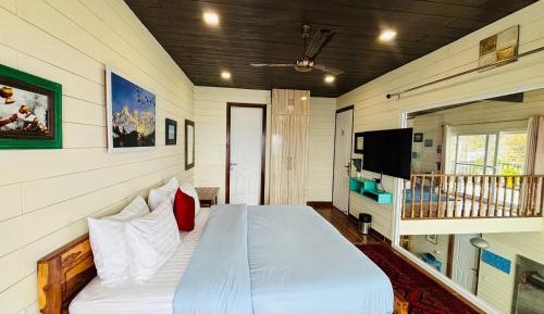 Double Room with Mountain View