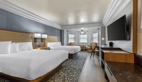 Room with Two Queen Beds, River View and Shower - Non-Smoking