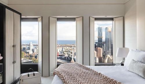 Ambassador King Suite Club Sofitel with Corner Bay Views