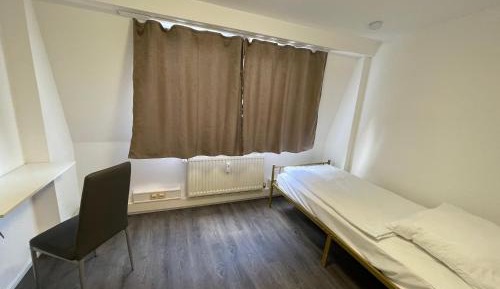 Single Room with Shared Bathroom