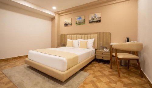 Deluxe Double Room (2 Adults + 1 Child)