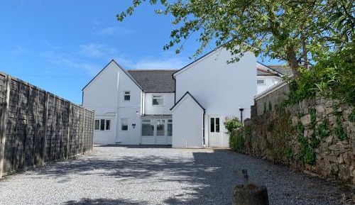 Seven-Bedroom House
