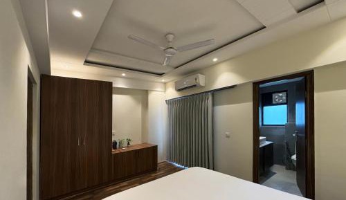 Queen Room with Balcony