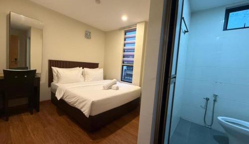 Deluxe Queen Room