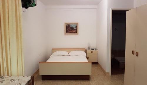 Studio Apartment with Terrace