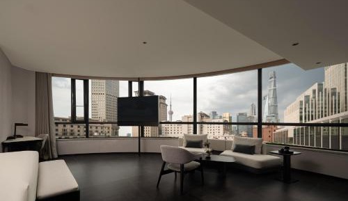 Executive Suite with City View