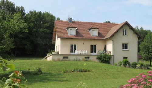 Two-Bedroom Apartment with Garden View