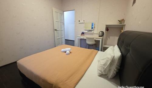 Double Room with Shared Toilet