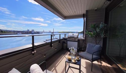 Apartment with Lake View