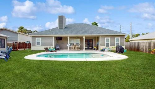 Three-Bedroom Holiday Home 