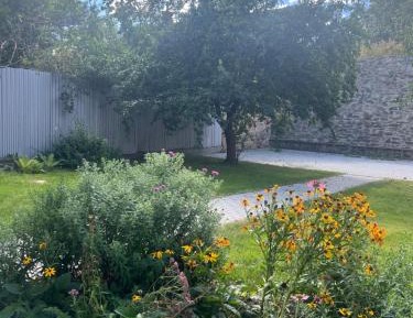 Apartment with Garden View