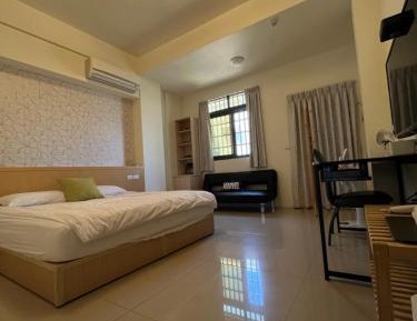 Queen Room