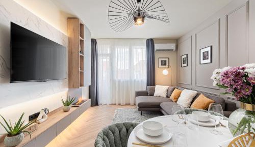 Superior One-Bedroom Apartment with Balcony