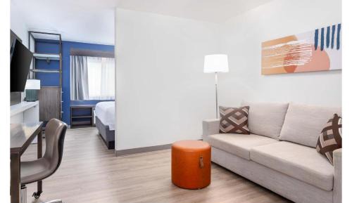 King Room with Sofa Bed - Non-Smoking