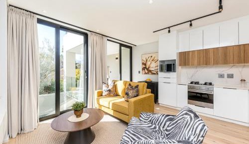 One-Bedroom Apartment with Balcony
