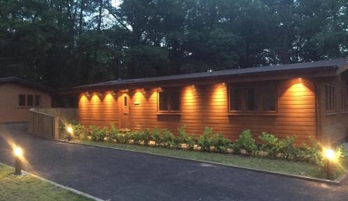 Oak Lodge